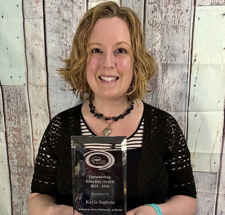 Faculty Member Receives Regional Outstanding Educator Award 